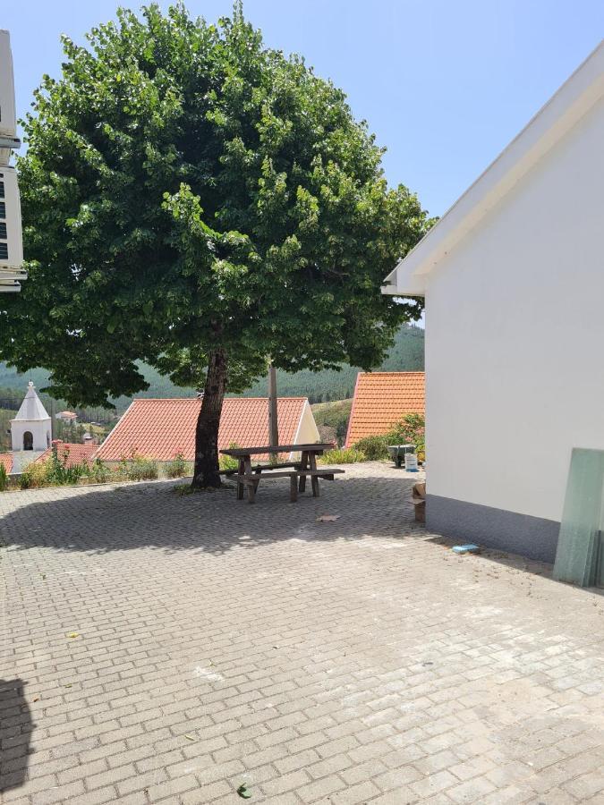 Casas Da Escola - "A Escola" - Meas Villa Pampilhosa da Serra Bagian luar foto