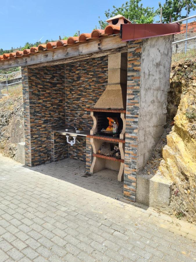 Casas Da Escola - "A Escola" - Meas Villa Pampilhosa da Serra Bagian luar foto